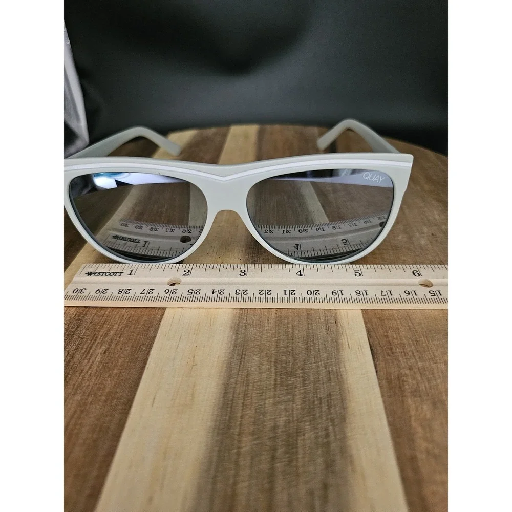 Quay Australia‎ Hollywood Nights 111 Sunglasses Unisex